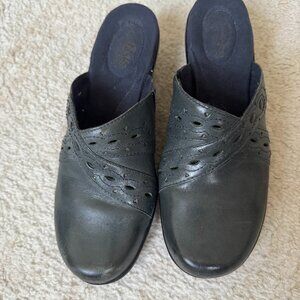 Clarks Women's Leather Mule Clogs Size 8,5